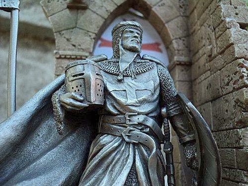 Knight templar statue